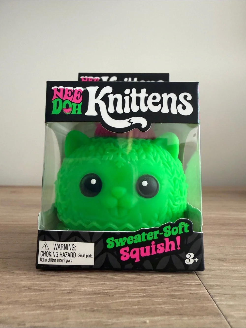 Needoh Knittens green with pink hat